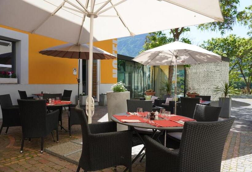 Отель Hôtel De La Poste Sierre