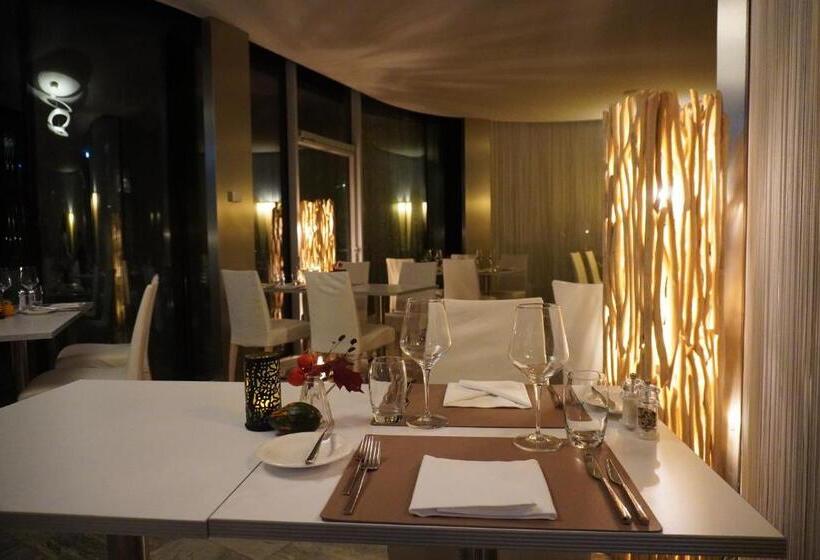 Отель Hôtel De La Poste Sierre