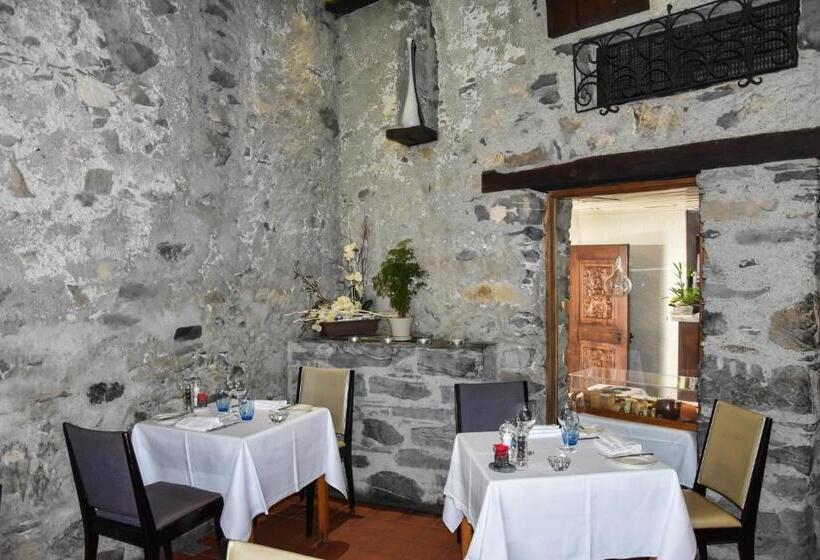 호텔 Hôtel Restaurant Le Saint Christophe