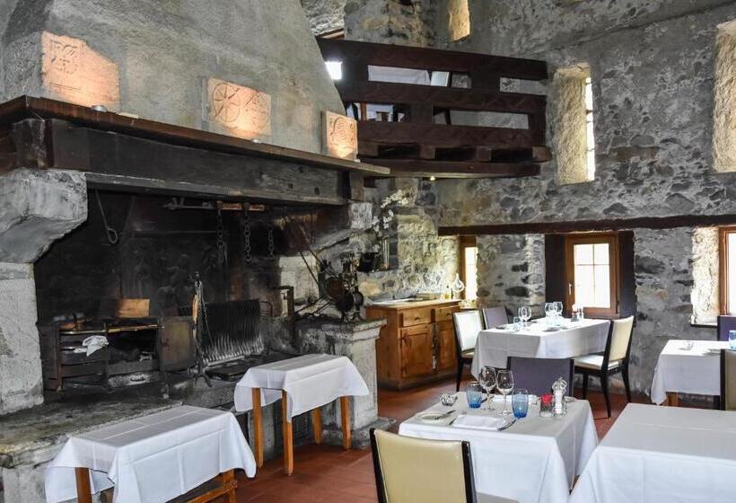 호텔 Hôtel Restaurant Le Saint Christophe