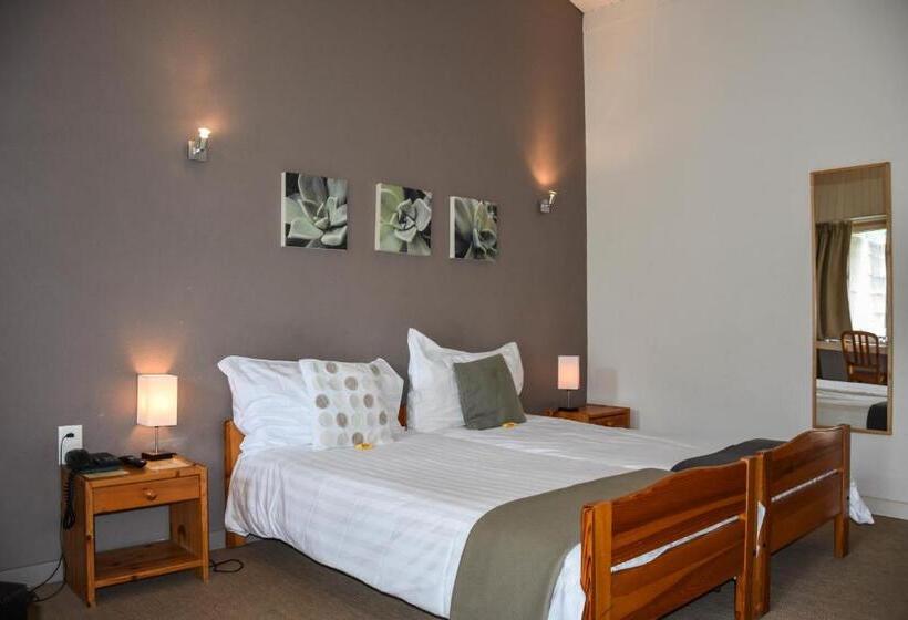 호텔 Hôtel Restaurant Le Saint Christophe