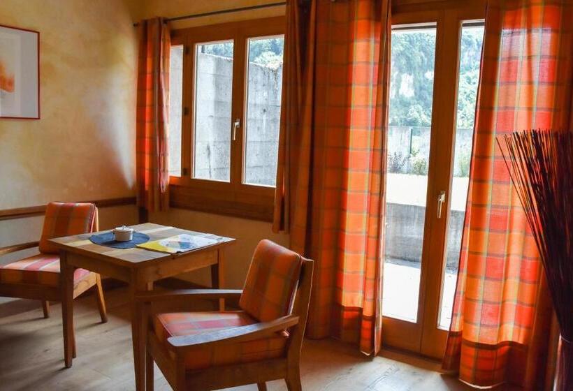 호텔 Hôtel Restaurant Le Saint Christophe