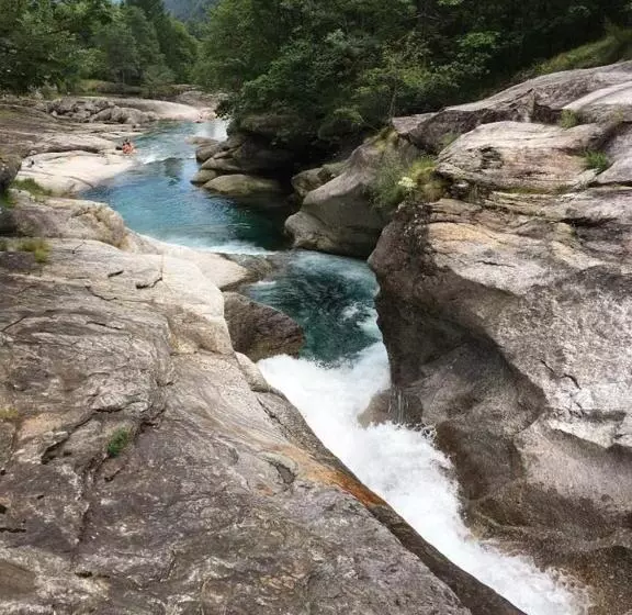 Hotelli Pizzo Vogorno