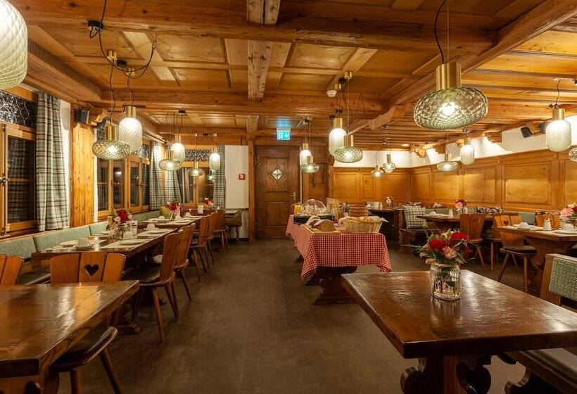 Отель Sonne Andermatt Swiss Quality