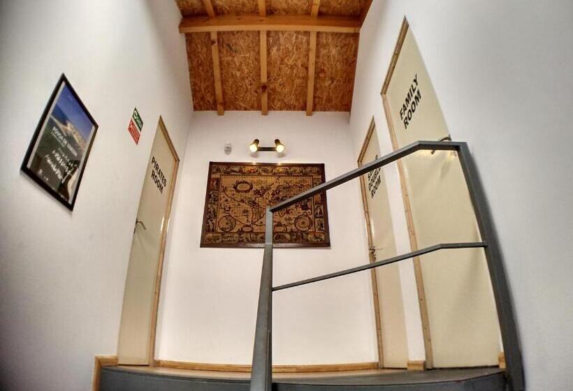 Sardines And Friends Hostel 04