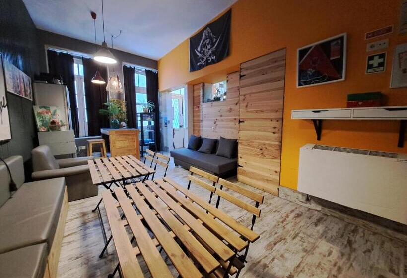 Sardines And Friends Hostel 04