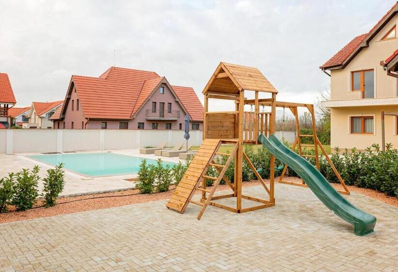 בית מלון כפרי Pensiunea Carmel