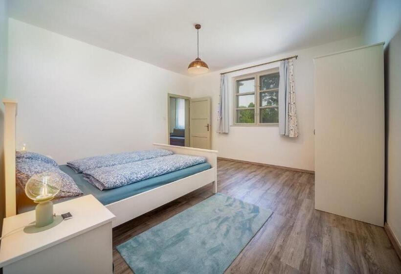 פנסיון Dégi Festetics Kastély, Park Vendégház