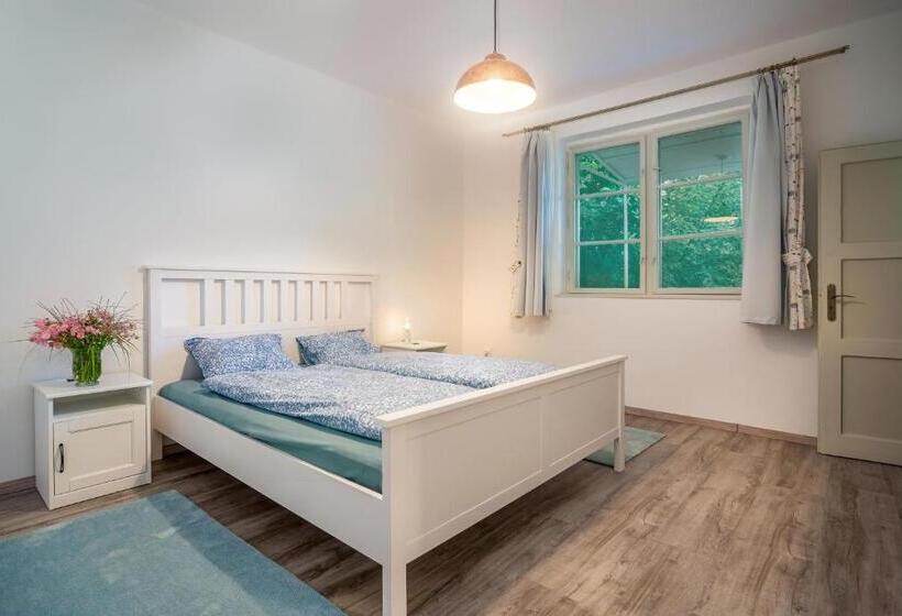 פנסיון Dégi Festetics Kastély, Park Vendégház