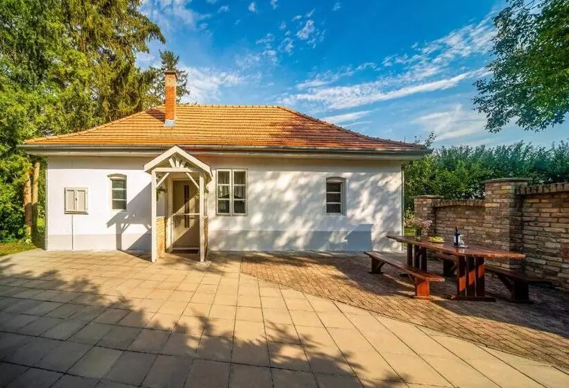 Majatalo Dégi Festetics Kastély, Park Vendégház