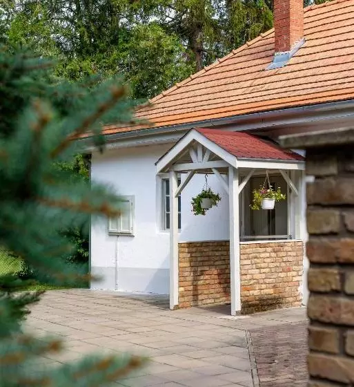 Majatalo Dégi Festetics Kastély, Park Vendégház