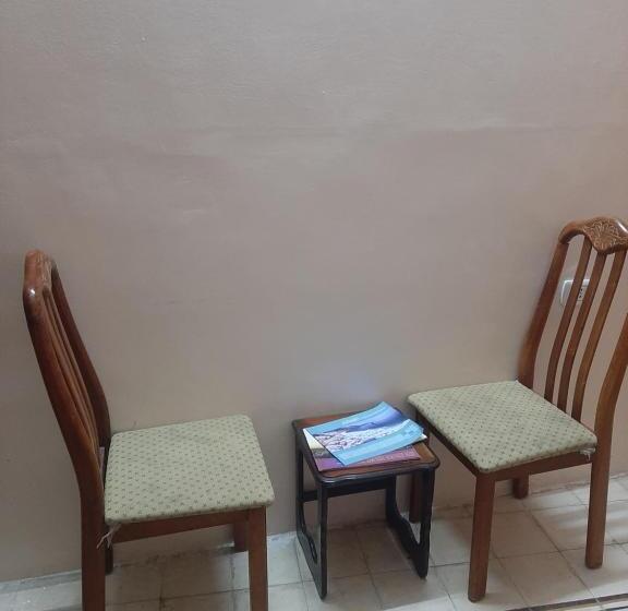 تختخواب و صبحانه King Chemosh