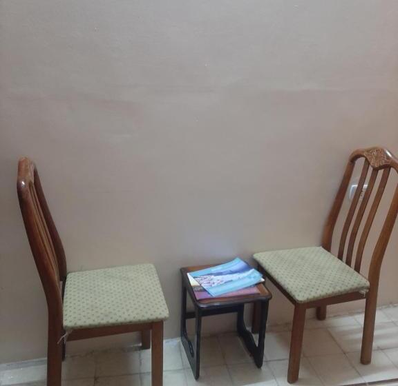 تختخواب و صبحانه King Chemosh