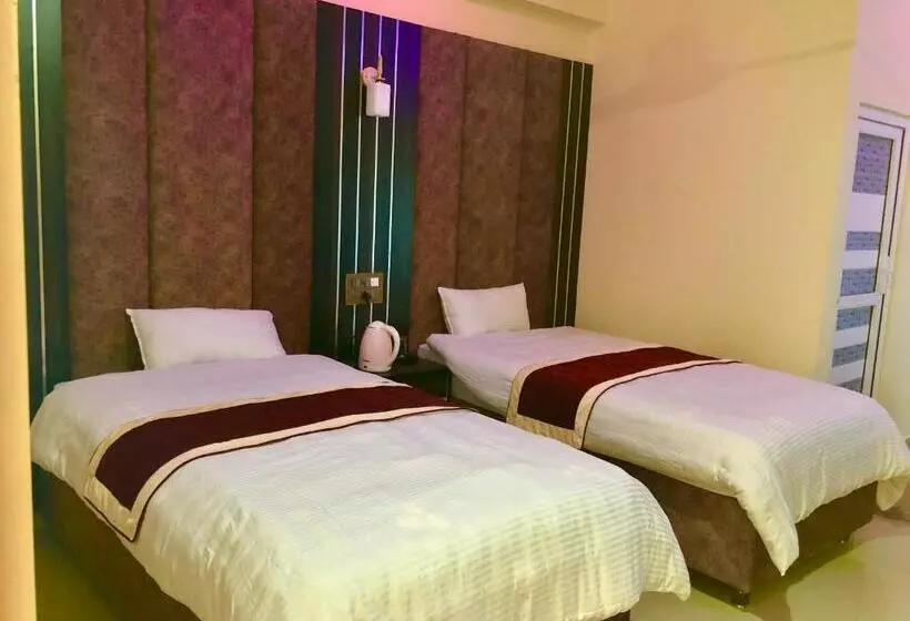 هتل Hot Pot, Dhangadhi