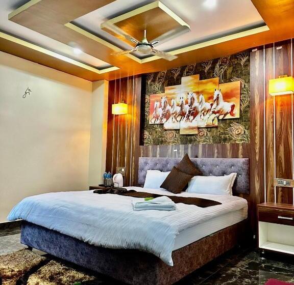 هتل Hot Pot, Dhangadhi