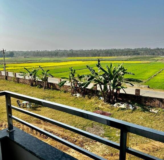 هتل Hot Pot, Dhangadhi