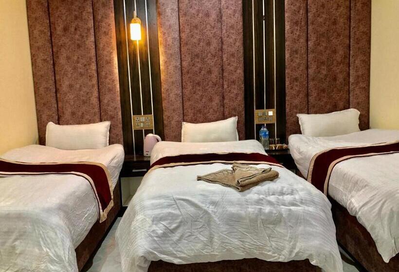 هتل Hot Pot, Dhangadhi