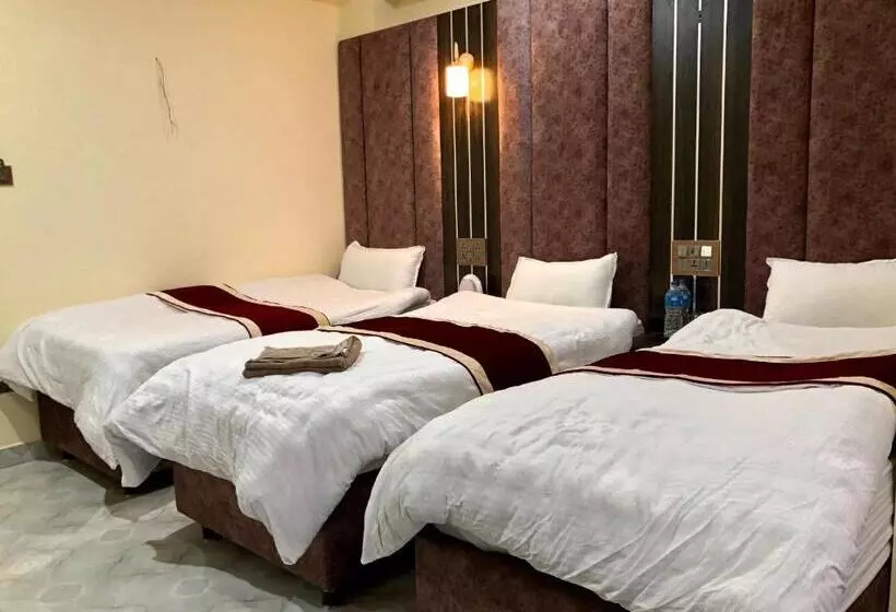 هتل Hot Pot, Dhangadhi