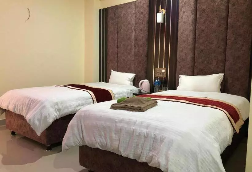 هتل Hot Pot, Dhangadhi