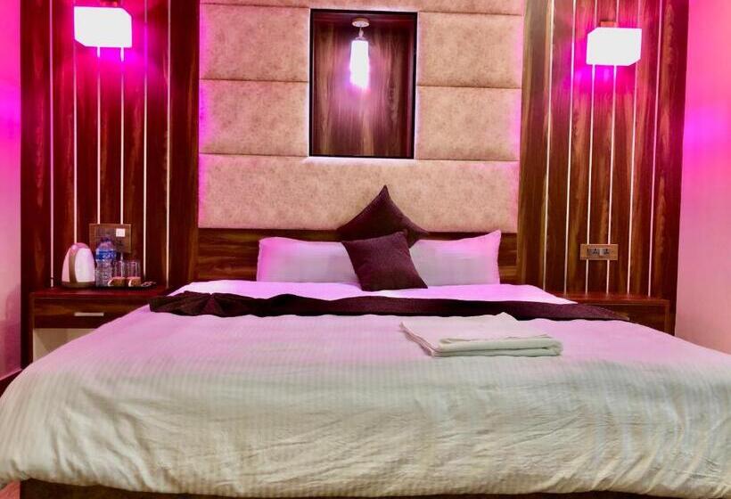 هتل Hot Pot, Dhangadhi