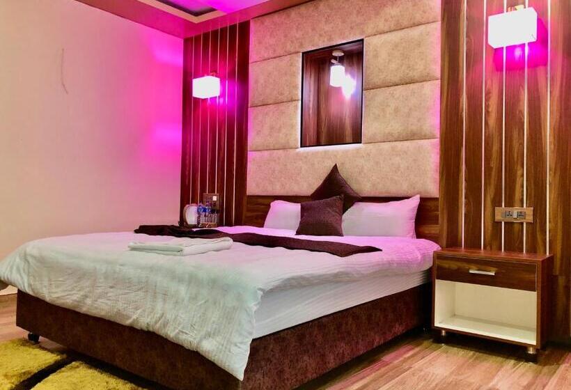 هتل Hot Pot, Dhangadhi