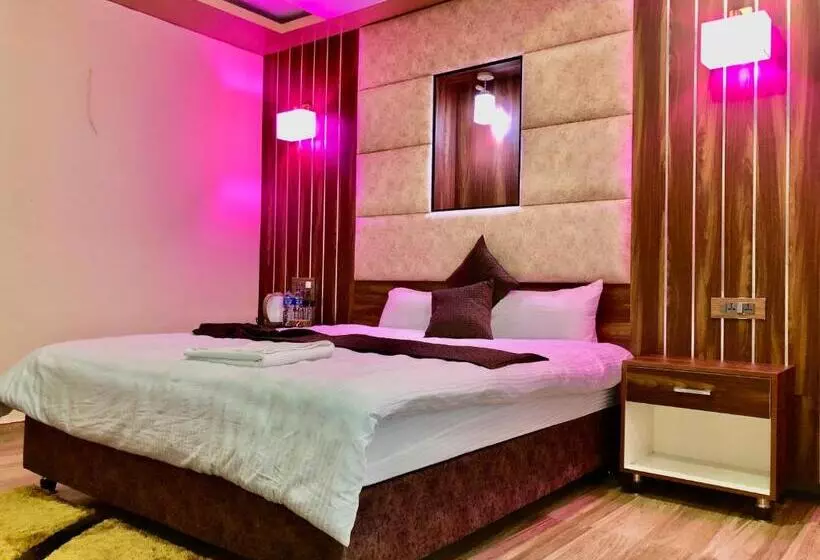 هتل Hot Pot, Dhangadhi