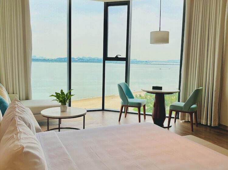 The Sea Halong Bay Managed By Class M