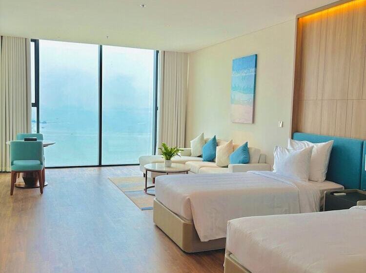 The Sea Halong Bay Managed By Class M