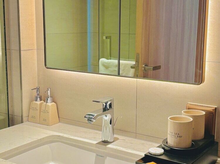 The Sea Halong Bay Managed By Class M