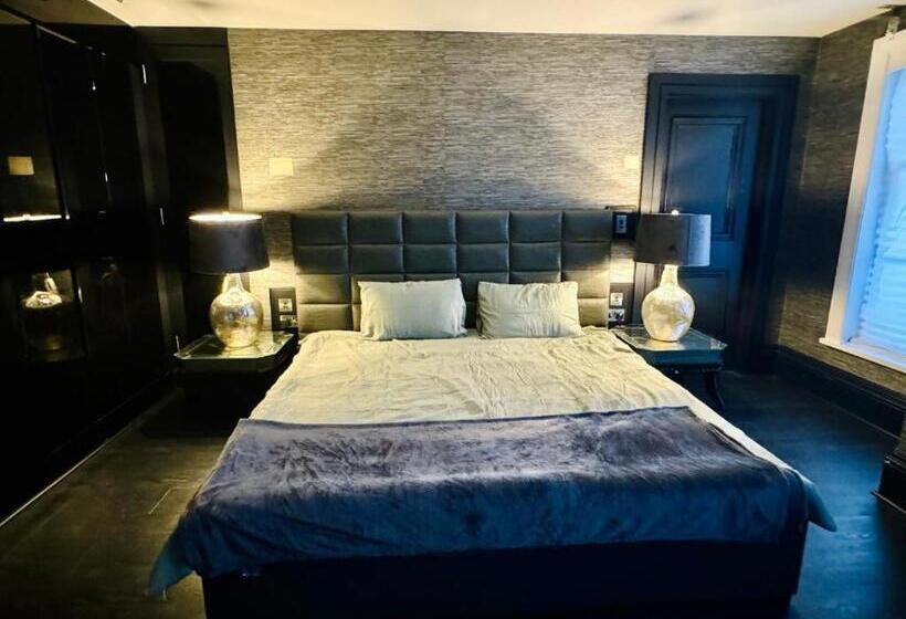 민박 Chigwell Mansion