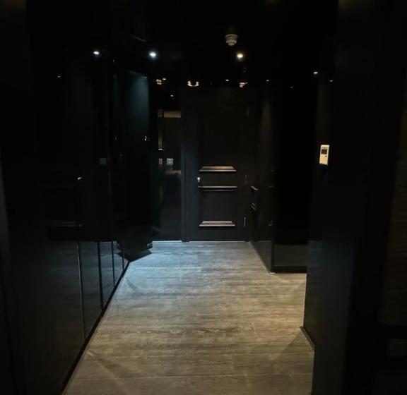 민박 Chigwell Mansion