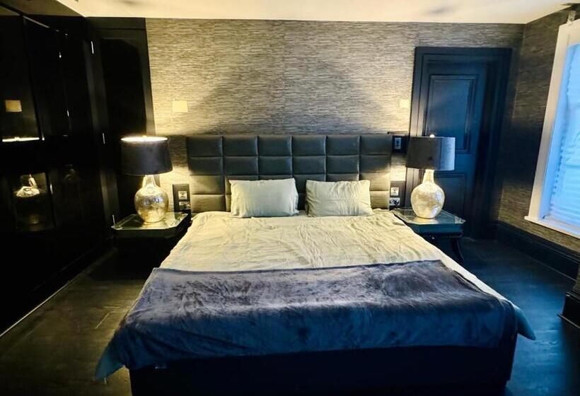 민박 Chigwell Mansion