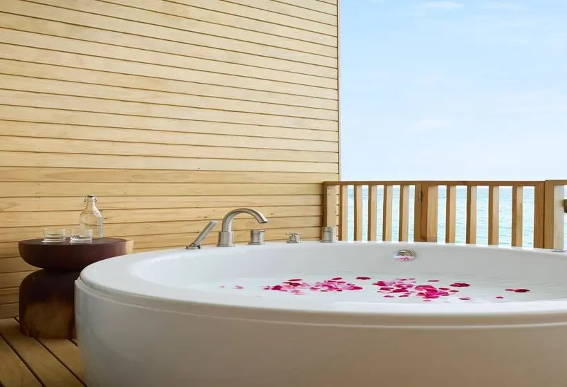 استراحتگاه Centara Mirage Lagoon Maldives