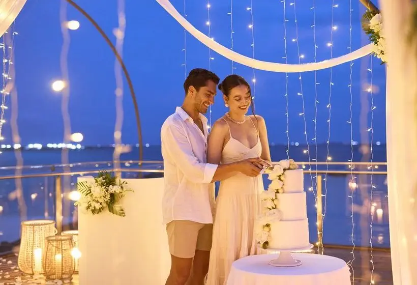 استراحتگاه Centara Mirage Lagoon Maldives