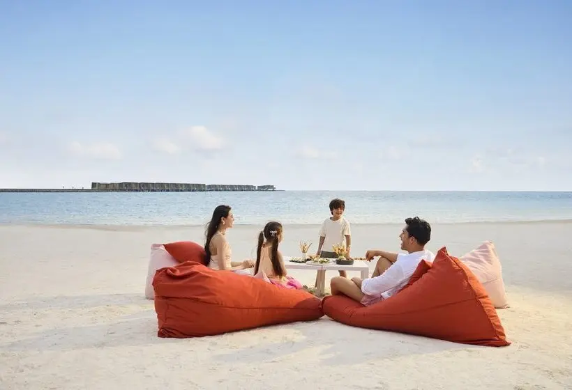 استراحتگاه Centara Mirage Lagoon Maldives