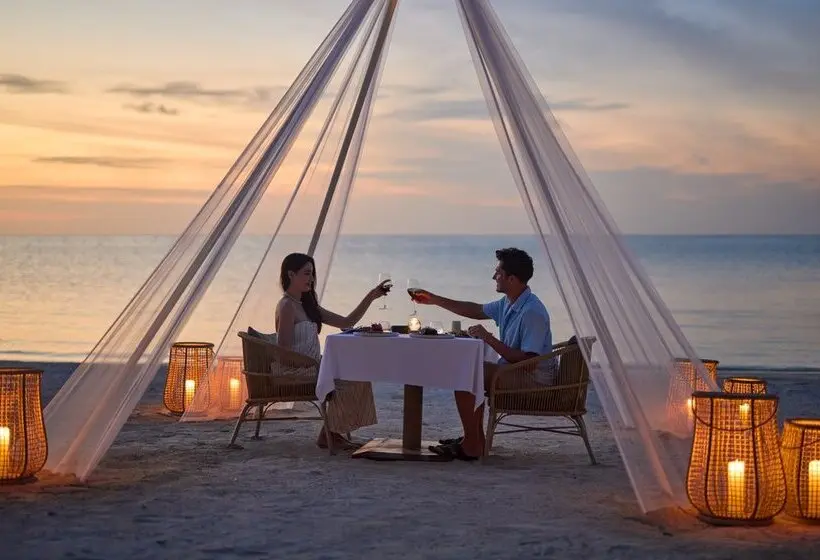 استراحتگاه Centara Mirage Lagoon Maldives