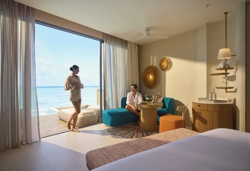 استراحتگاه Centara Mirage Lagoon Maldives