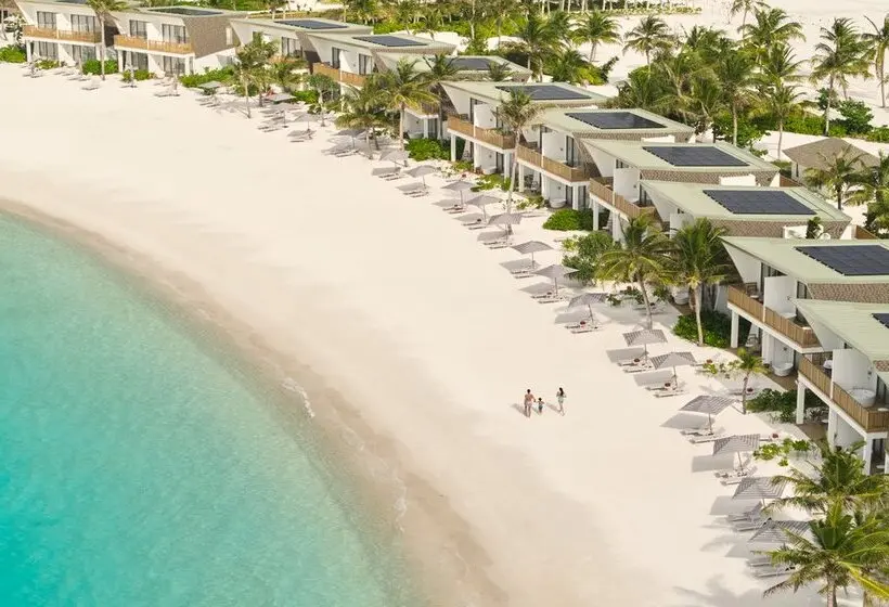 استراحتگاه Centara Mirage Lagoon Maldives