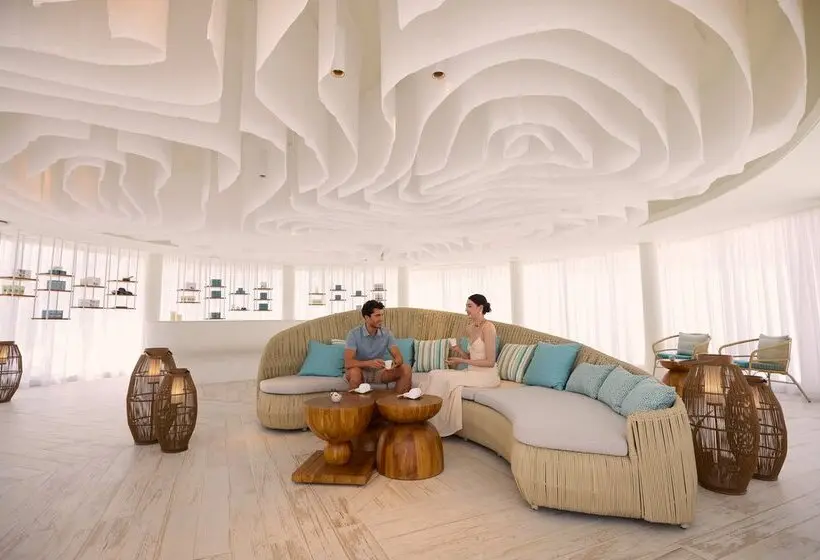 استراحتگاه Centara Mirage Lagoon Maldives