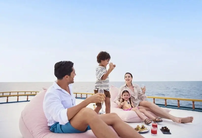 استراحتگاه Centara Mirage Lagoon Maldives