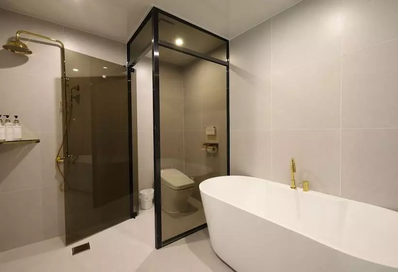 Changwon Denbasta Hotel Myeongseo