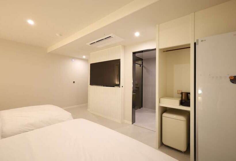 Changwon Denbasta Hotel Myeongseo