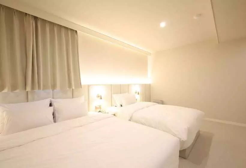 Changwon Denbasta Hotel Myeongseo