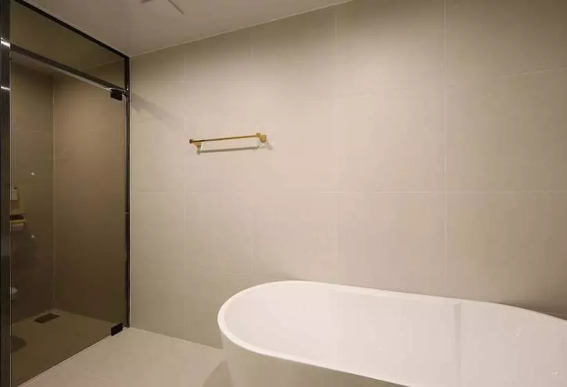 Changwon Denbasta Hotel Myeongseo