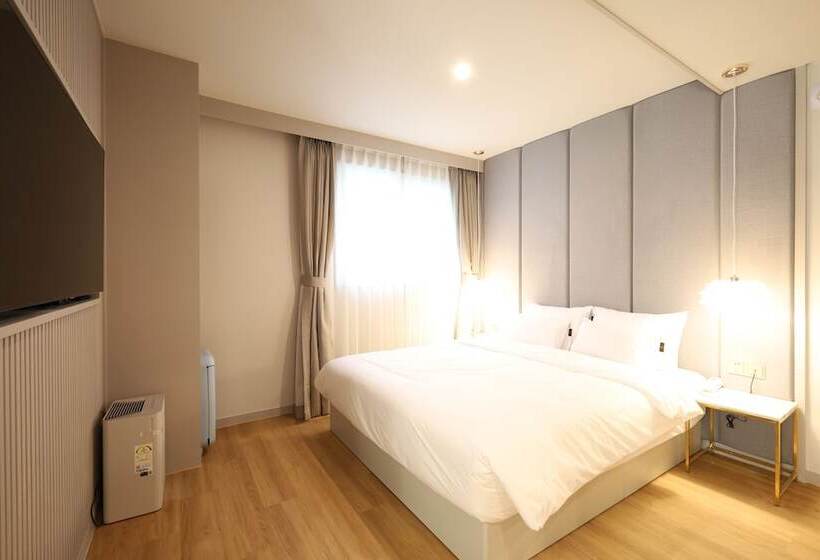 Changwon Denbasta Hotel Myeongseo