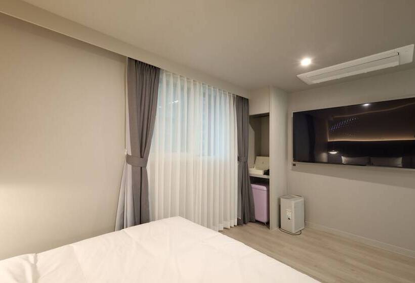 Changwon Denbasta Hotel Myeongseo