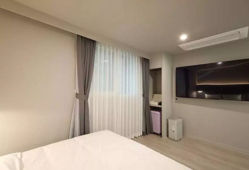 Changwon Denbasta Hotel Myeongseo