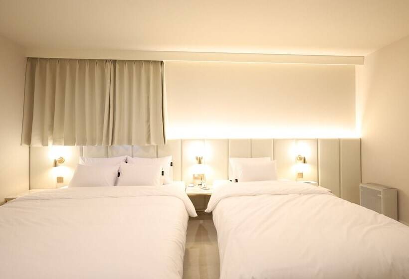 Changwon Denbasta Hotel Myeongseo