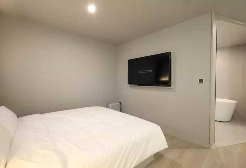 Changwon Denbasta Hotel Myeongseo