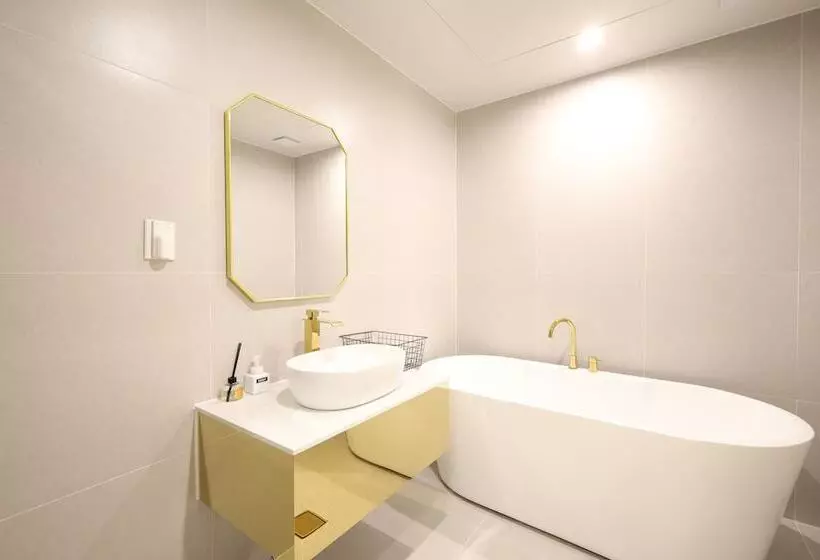 Changwon Denbasta Hotel Myeongseo